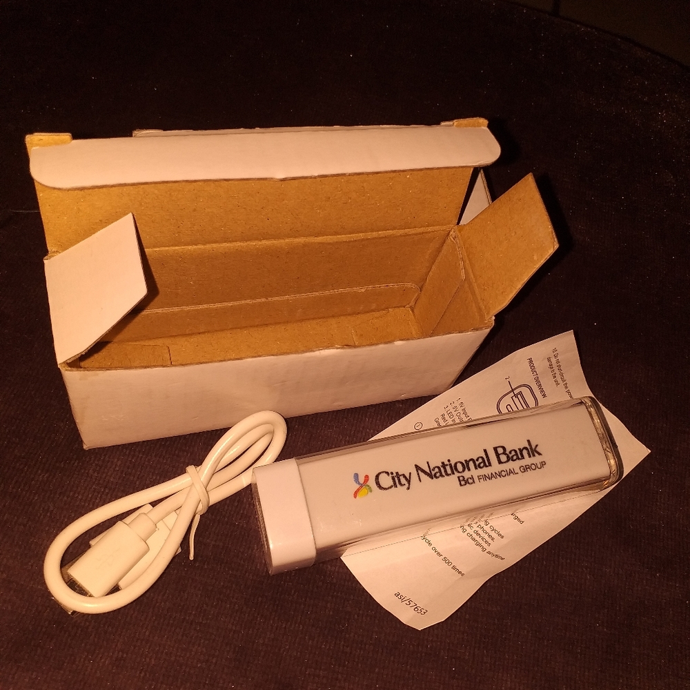 1/2 off ⛵ Rechargeable phone charger